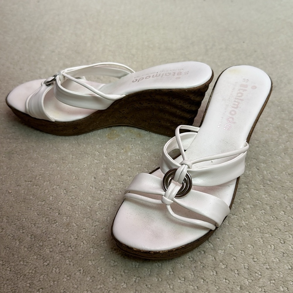 Italmoda Wedges - Picture 5 of 9